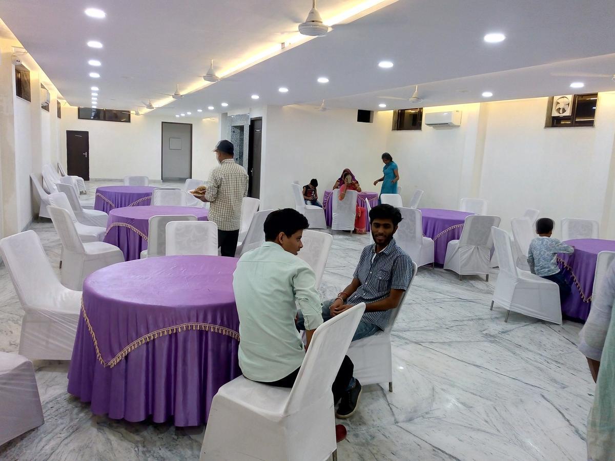 Hotel Sar Kamla Dham Skd Vrindavan Fully Vaccinated Staff Luaran gambar