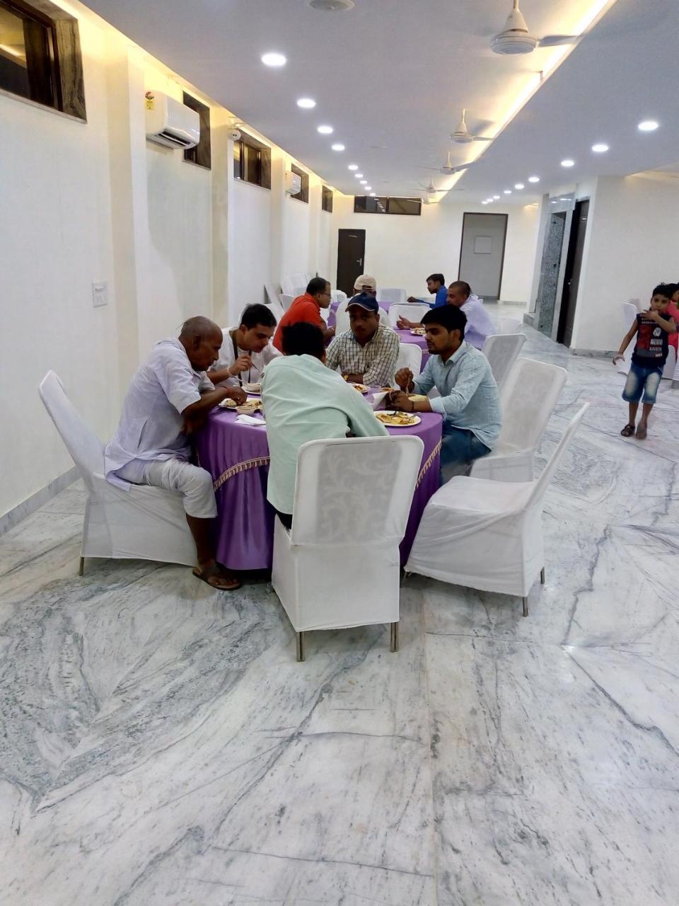 Hotel Sar Kamla Dham Skd Vrindavan Fully Vaccinated Staff Luaran gambar