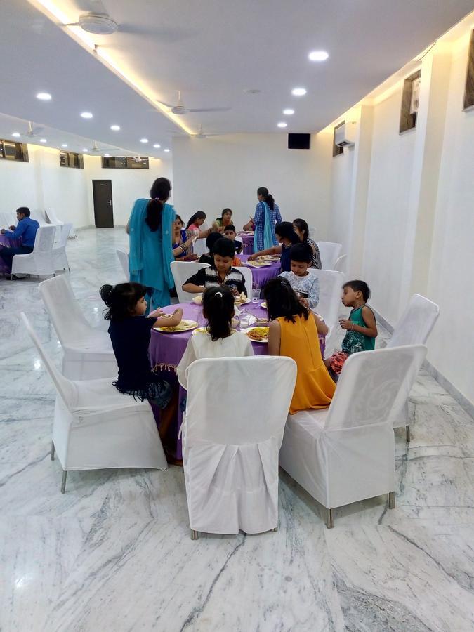 Hotel Sar Kamla Dham Skd Vrindavan Fully Vaccinated Staff Luaran gambar