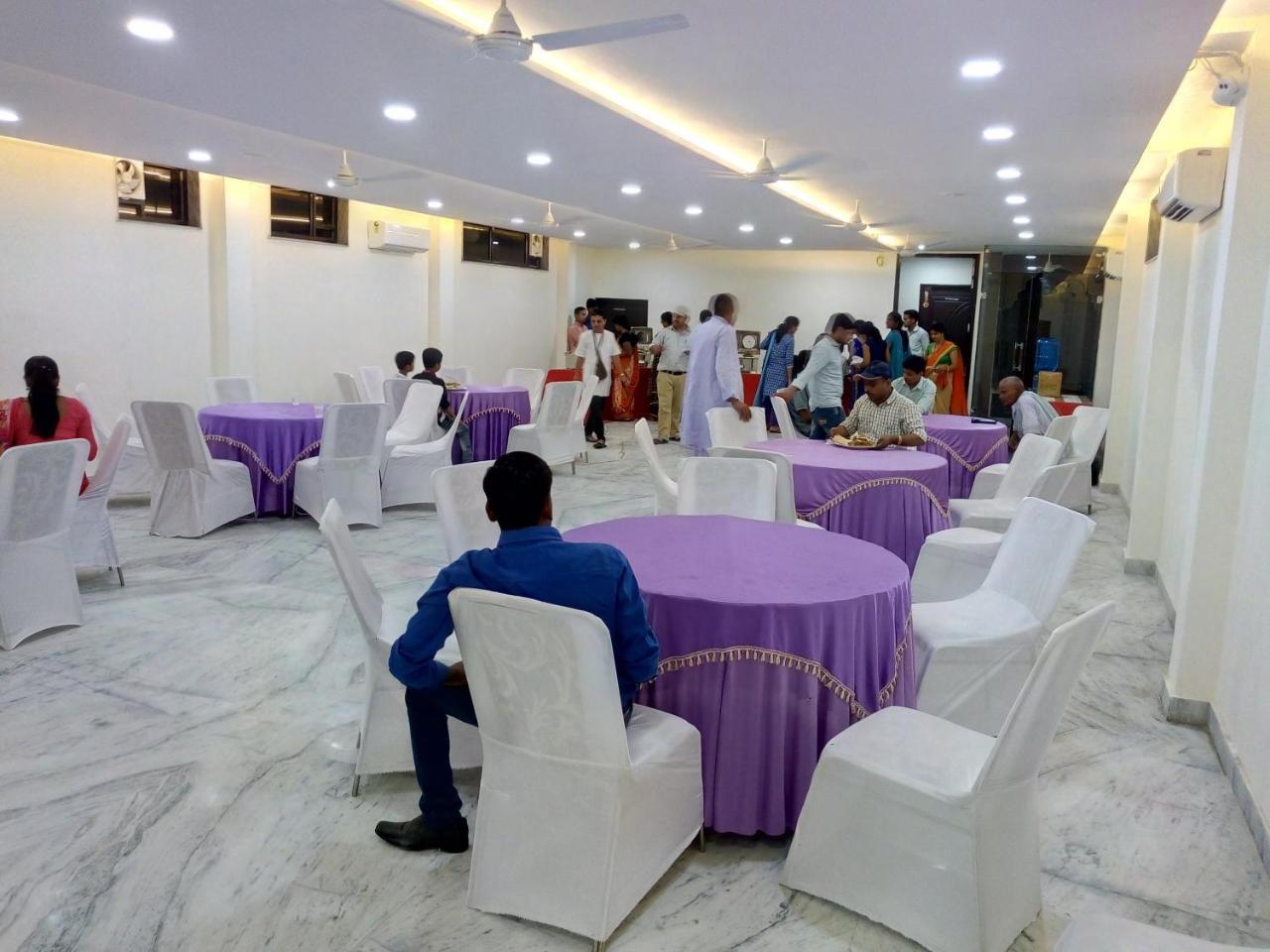 Hotel Sar Kamla Dham Skd Vrindavan Fully Vaccinated Staff Luaran gambar