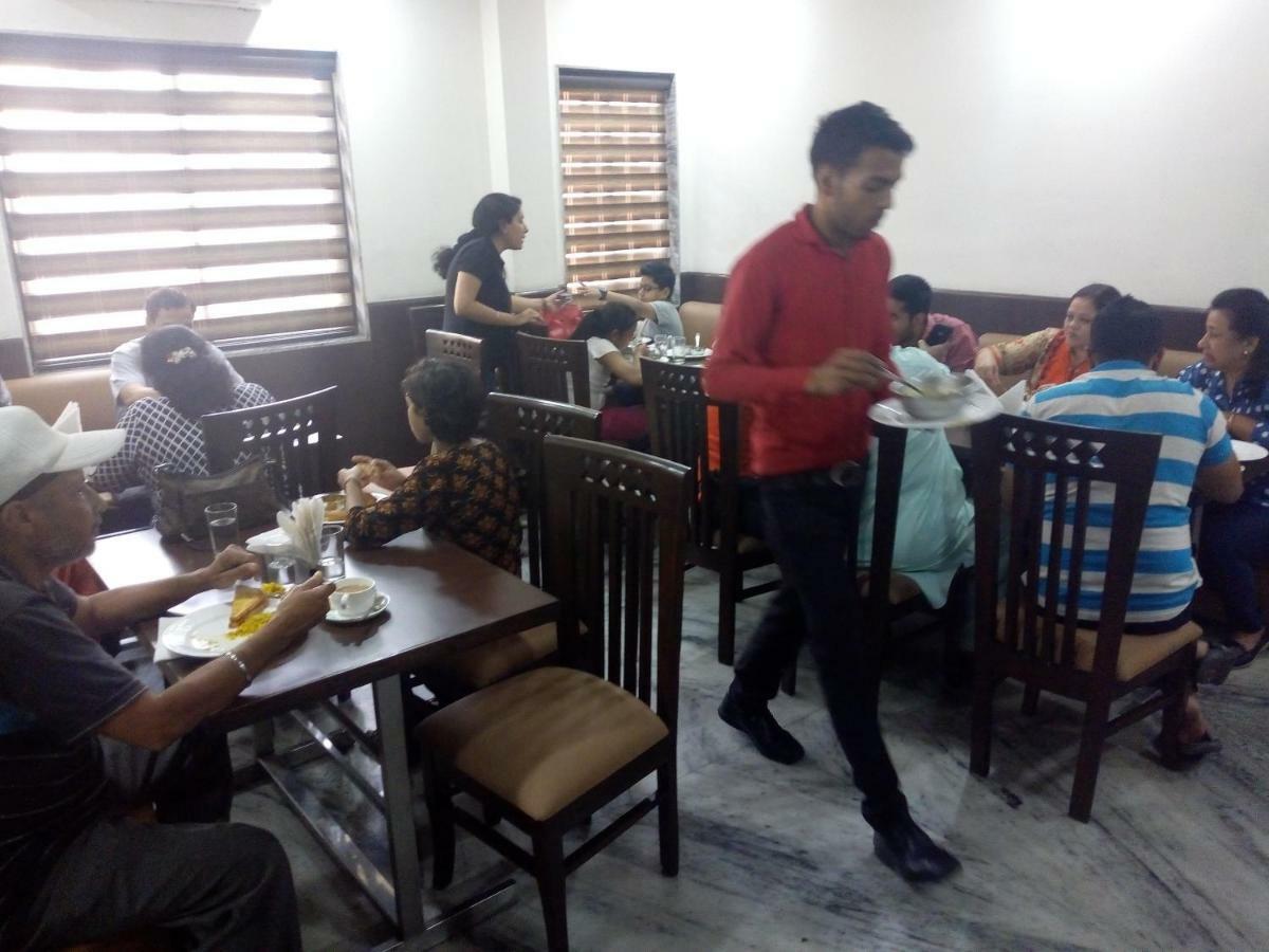 Hotel Sar Kamla Dham Skd Vrindavan Fully Vaccinated Staff Luaran gambar